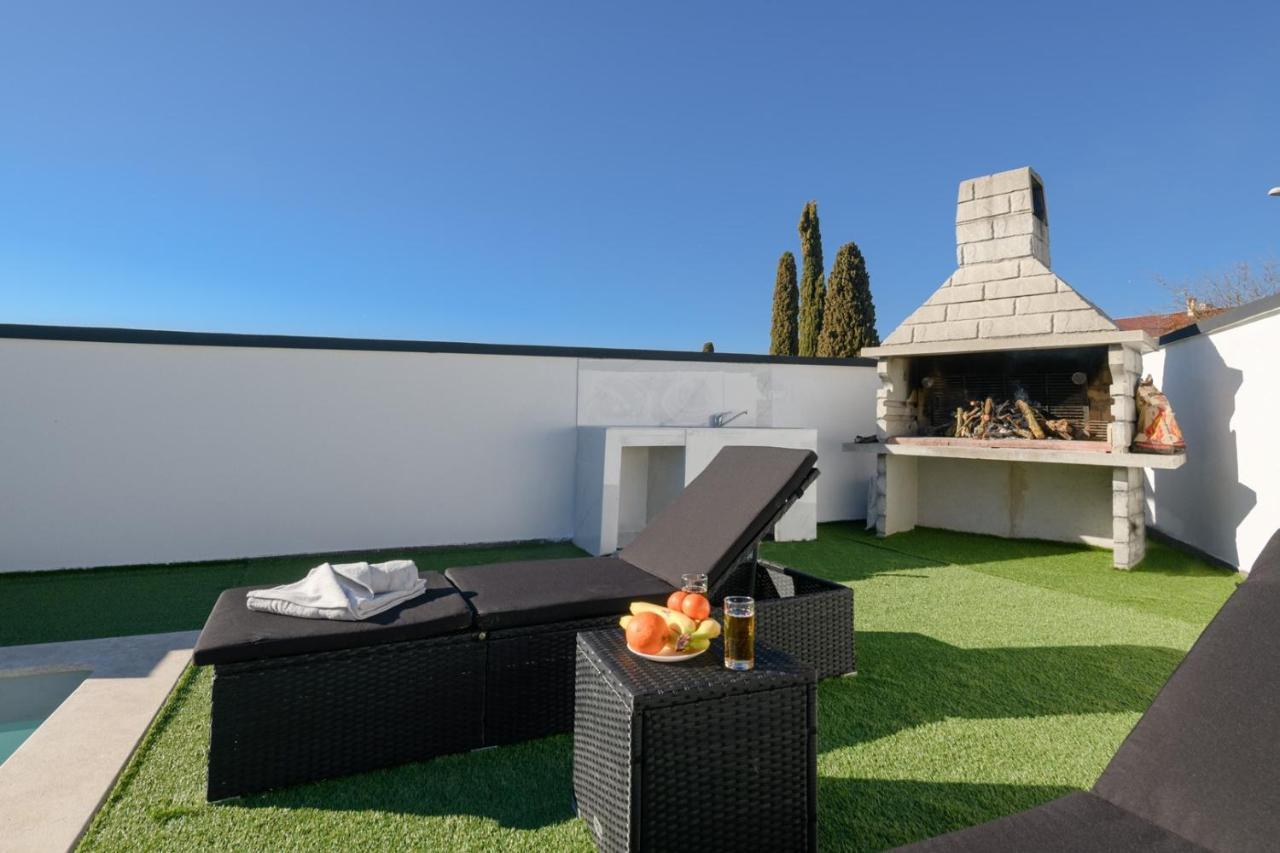Complex Villa White Пула Екстериор снимка